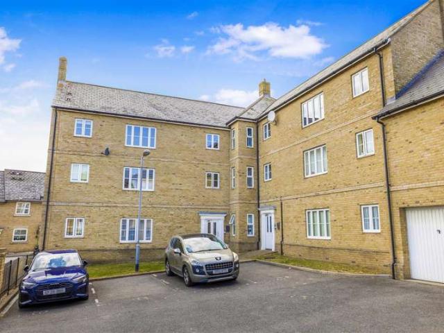 Apartment for sale in Bocking, Chipping Hill