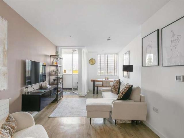 Apartment for sale in Peckham, Greater London