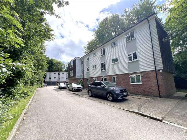 Apartment for sale in Highwood, Horsham