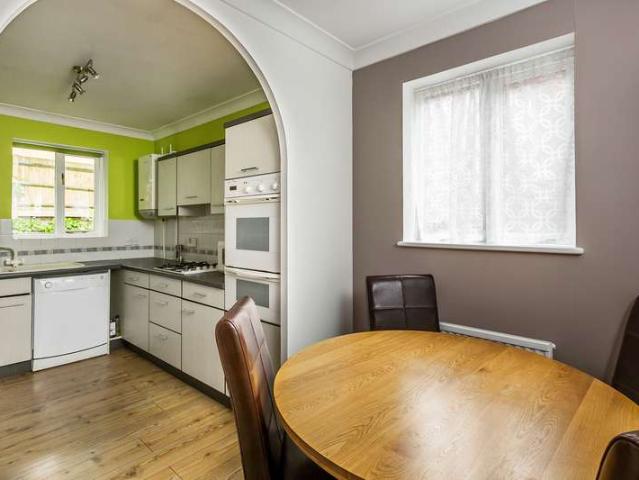 Apartment for sale in Red Hill, Surrey