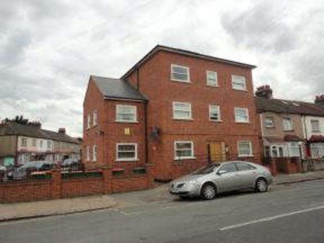 Apartment for rent in Little Ilford, Greater London