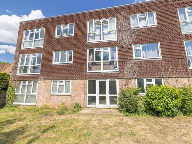 Apartment for sale in Slough