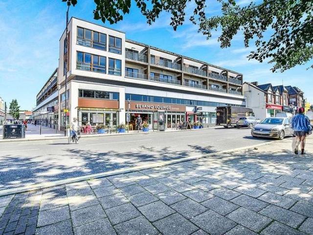 Apartment for sale in Trafford Park, Greater Manchester