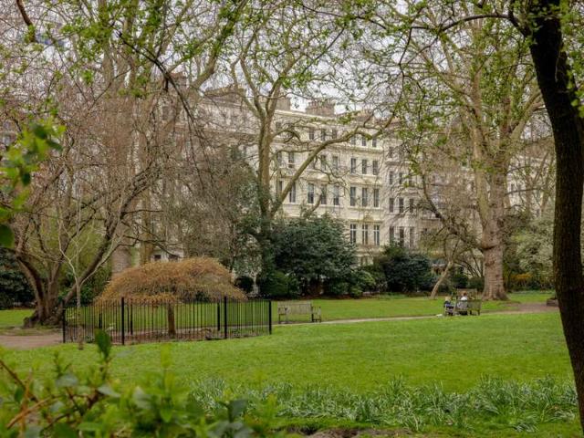 Apartment for sale in South Kensington, Greater London