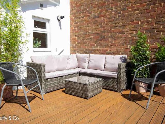 Apartment for sale in Lucastes, Perryfields