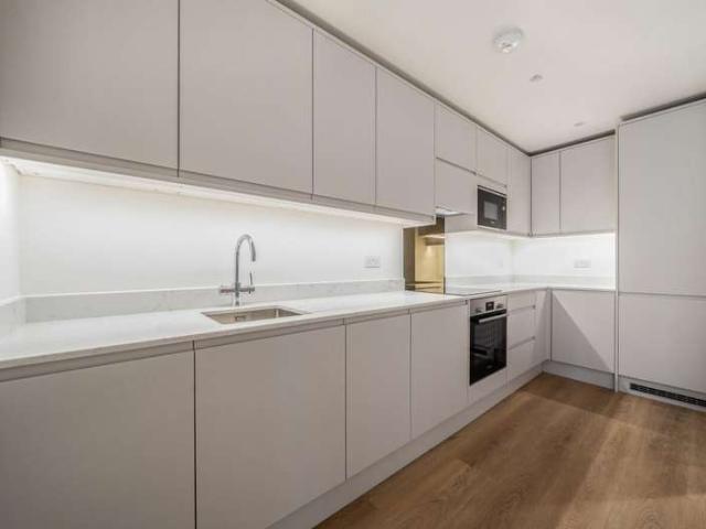 Apartment for sale in London Borough of Lewisham, Greater London