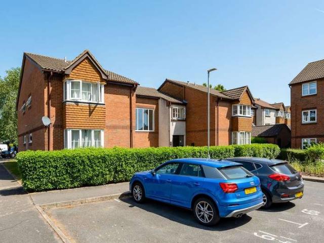 Apartment for sale in Yiewsley, Greater London