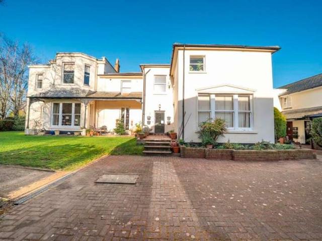 Apartment for sale in Weyhill, Test Valley