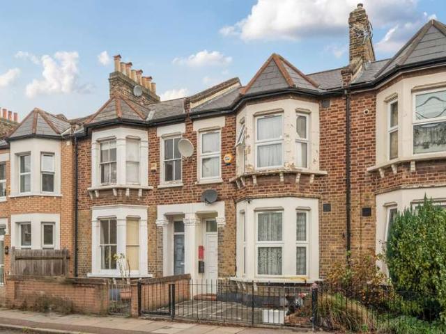 Apartment for sale in London Borough of Lewisham, New Cross