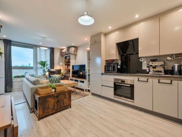 Apartment for sale in Plaistow, Greater London