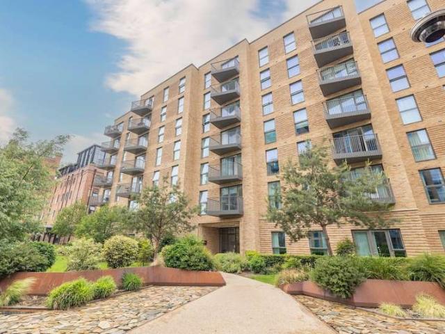 Apartment for sale in Slough