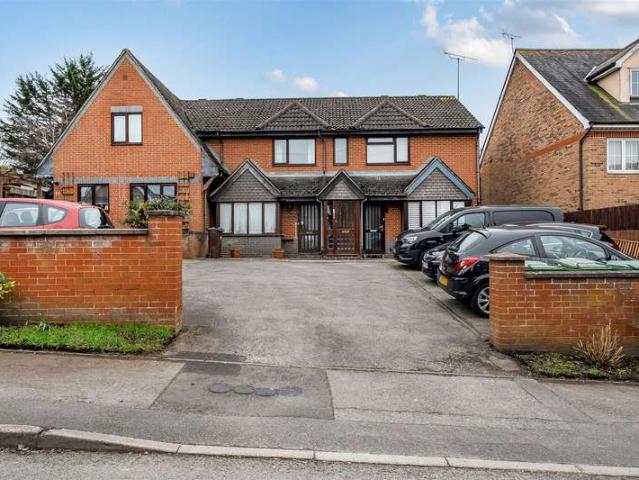 Apartment for sale in Buckler's Park, Crowthorne