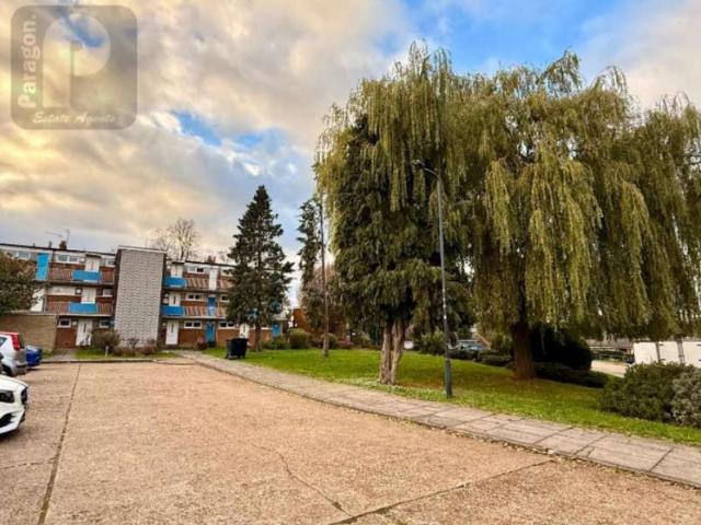 Apartment for sale in Preston, Greater London