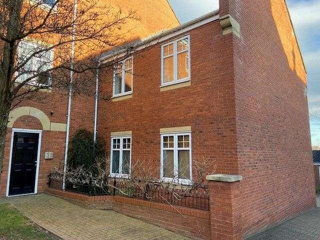 Apartment for sale in Green Close, Warwickshire