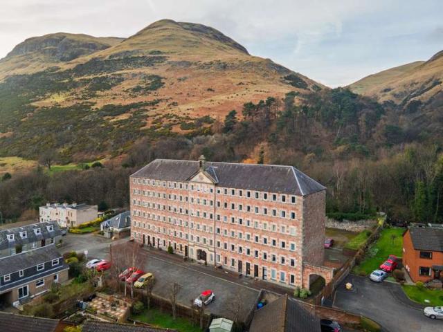 Apartment for sale in Alva, Scotland