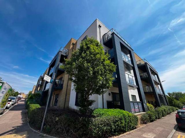Apartment for sale in Harold Wood, Greater London