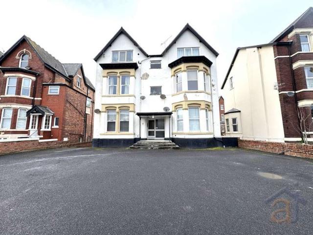 Apartment for sale in Meols Cop, Southport
