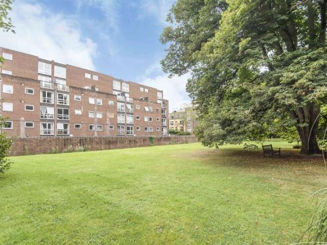 Apartment for sale in Reading