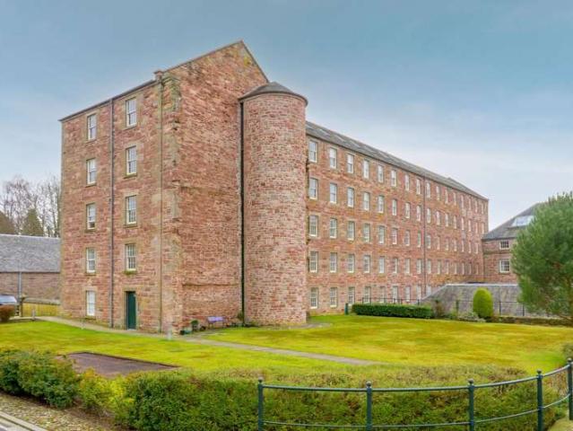 Apartment for sale in Stanley, Scotland