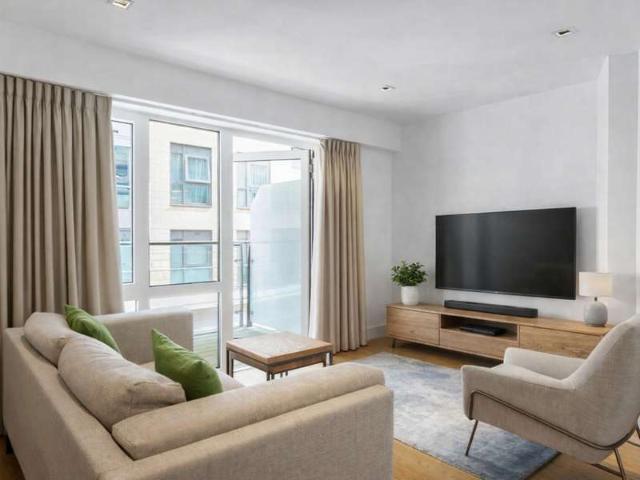 Apartment for sale in London Borough of Ealing, Greater London