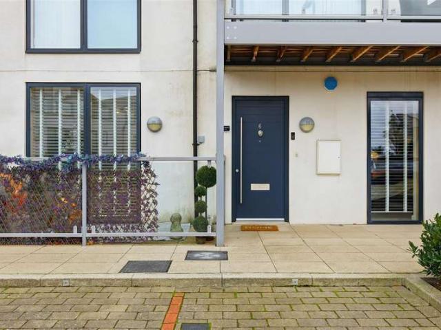Apartment for sale in Harold Wood, Greater London