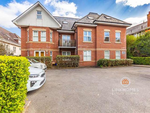 Apartment for sale in Upper Parkstone, Poole