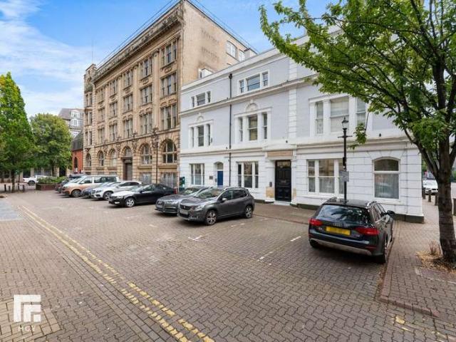Apartment for sale in Cardiff Bay, Falcon Lodge