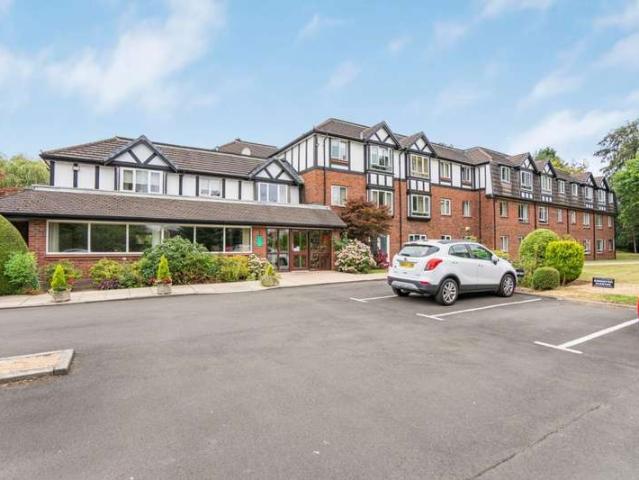 Apartment for sale in Winton, Salford