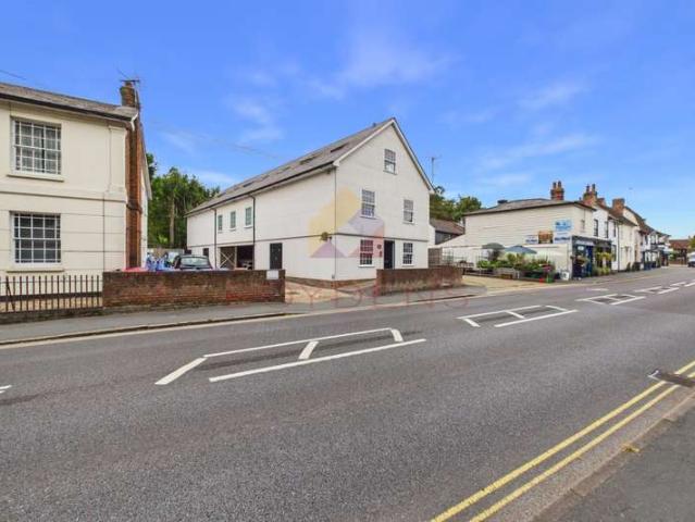 Apartment for sale in Bocking, Chipping Hill