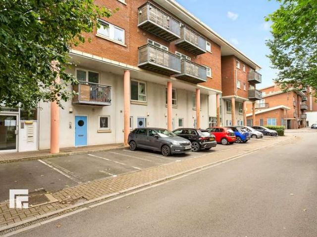 Apartment for sale in Cardiff International Sports Village, Cardiff