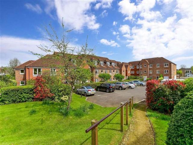 Apartment for sale in Red Hill, Surrey