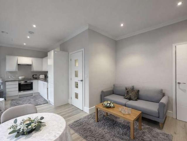 Apartment for sale in Lakenham, East Bank