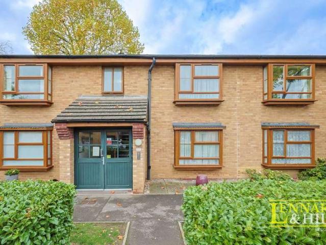 Apartment for sale in Grays, Essex