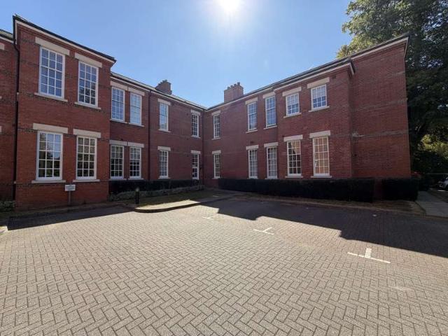Apartment for sale in Frogmore, Five Acres
