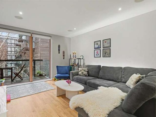 Apartment for sale in Hoxton, Greater London