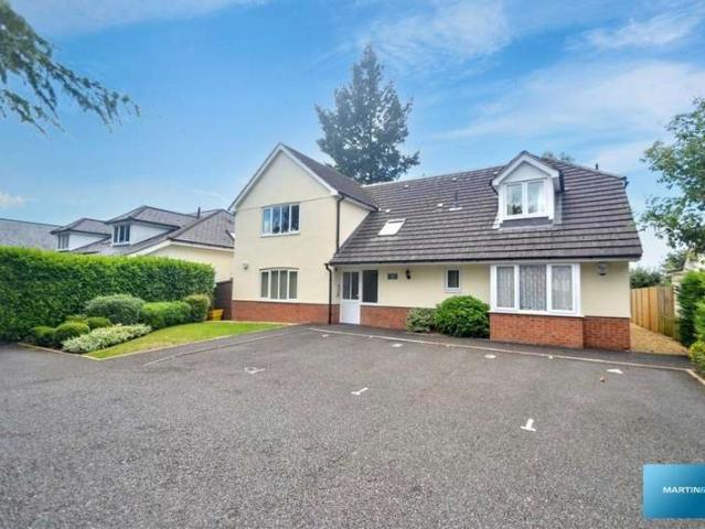 Apartment for sale in Tricketts Cross, Ferndown