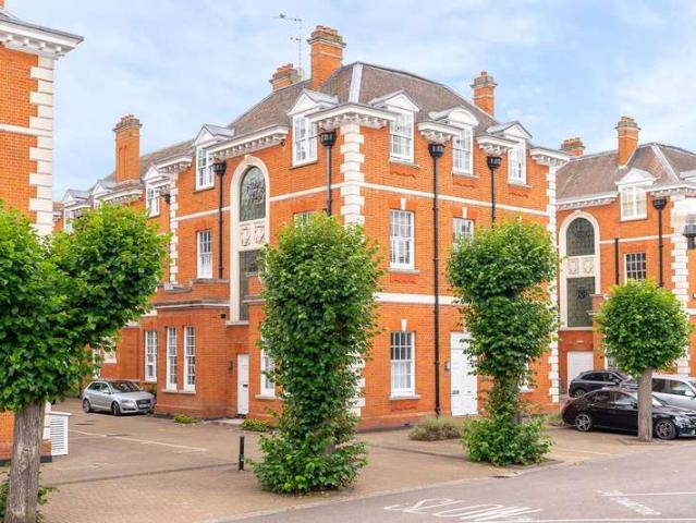 Apartment for sale in Hertford, Colliers End