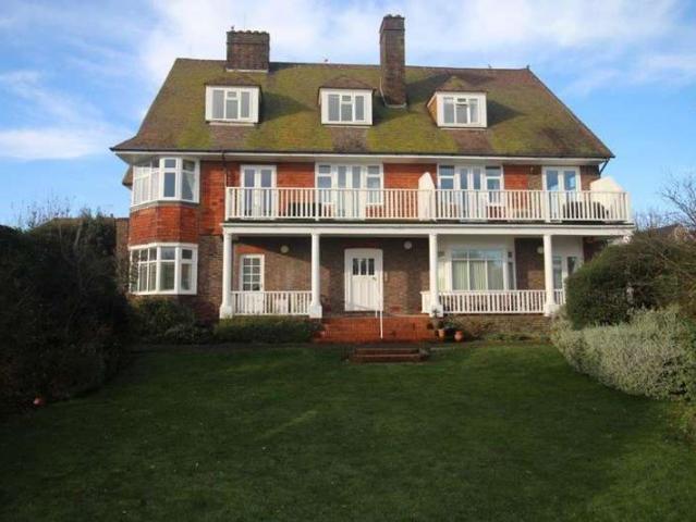 Apartment for sale in Acol, Kent