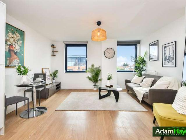 Apartment for sale in Whetstone, Greater London