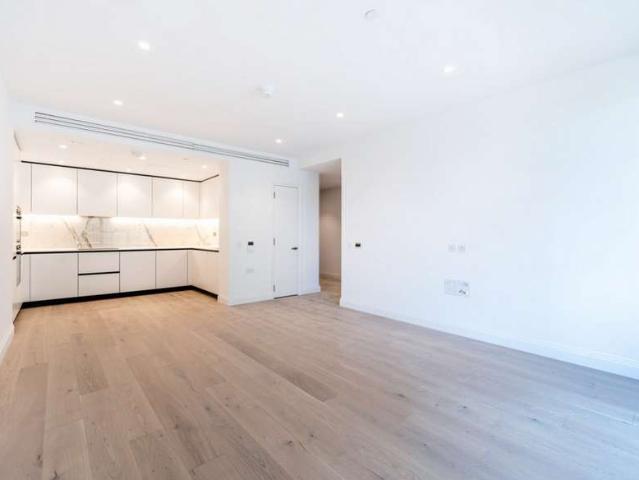 Apartment for sale in Brook Green, Greater London