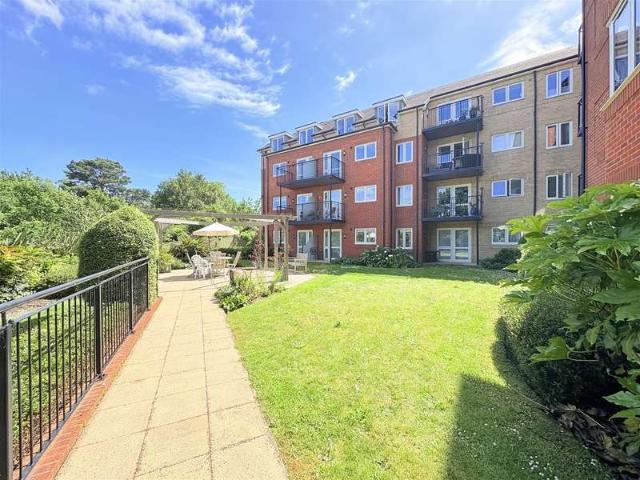 Apartment for sale in Fareham, Hampshire