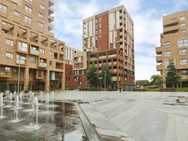 Apartment for sale in Southmere, Greater London