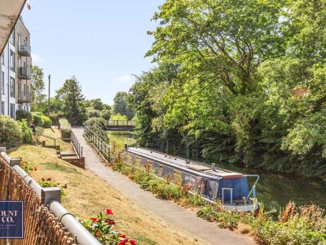 Apartment for sale in Hertford, Colliers End