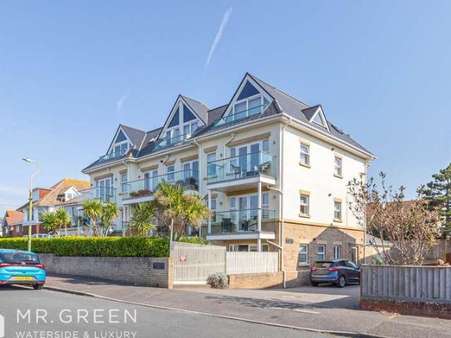 Apartment for sale in Wick, Bournemouth