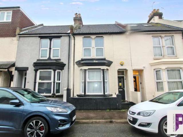 Apartment for sale in Brompton, Gillingham