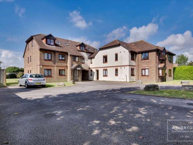Apartment for sale in Poole