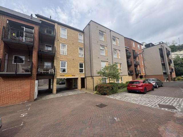 Apartment for sale in Spring Vale, Hampshire