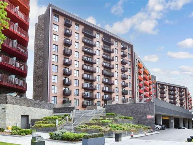 Apartment for sale in Allington, Midway