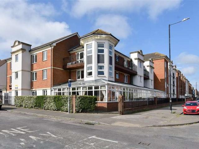 Apartment for sale in Cliftonville West, Acol