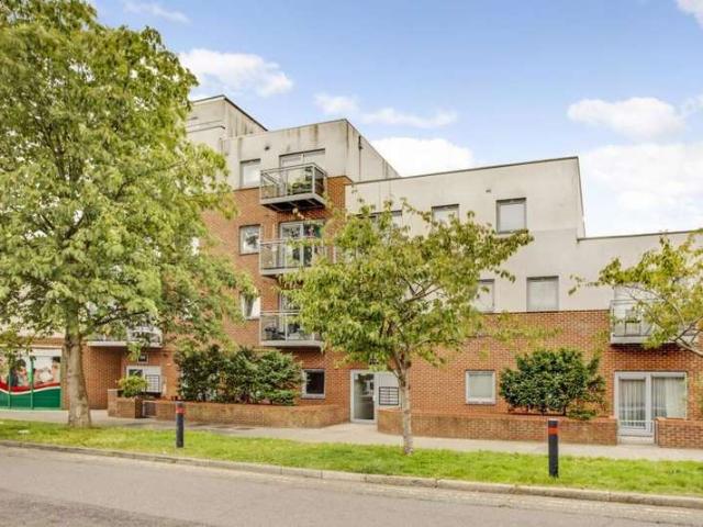 Apartment for sale in Preston, Greater London